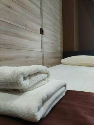 Гостиница Багет Нижний Новгород Эконом с двуспальной кроватью с ванной комнатой на этаже-7