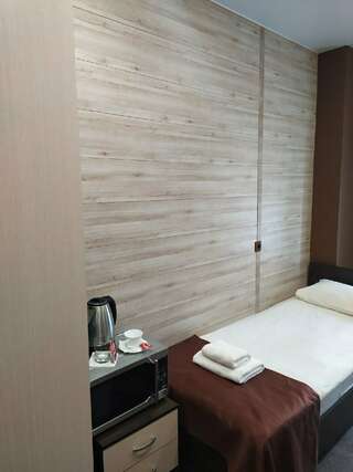 Гостиница Багет Нижний Новгород Эконом с двуспальной кроватью с ванной комнатой на этаже-8