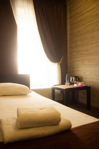 Гостиница Багет Нижний Новгород Эконом с двуспальной кроватью с ванной комнатой на этаже-6