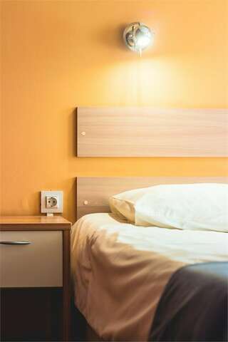 Гостиница Багет Нижний Новгород Эконом с двуспальной кроватью с ванной комнатой на этаже-12